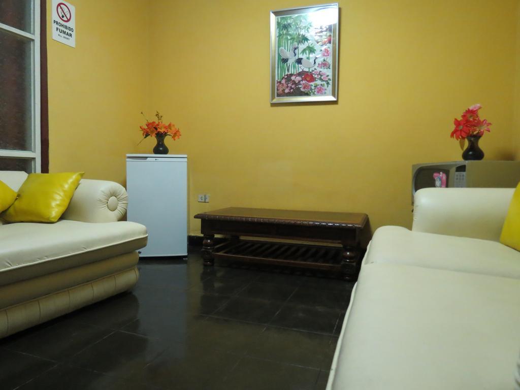 Bed and Breakfast Residencial El Sol De Los Pinos Трухильо Экстерьер фото