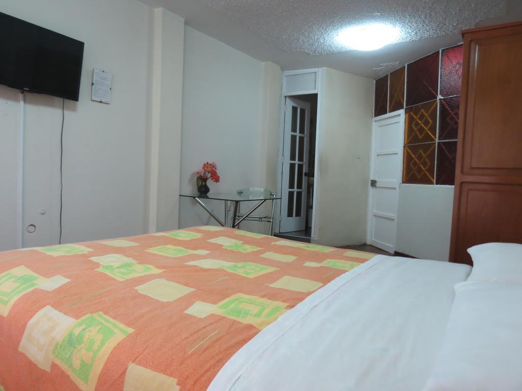 Bed and Breakfast Residencial El Sol De Los Pinos Трухильо Экстерьер фото