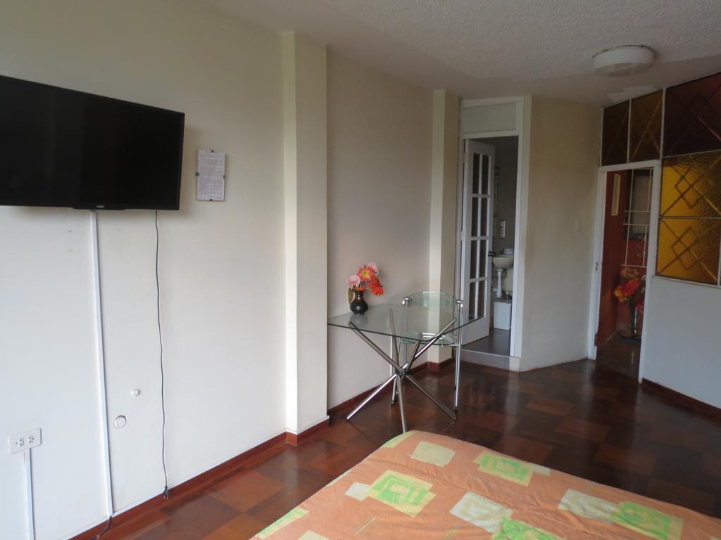 Bed and Breakfast Residencial El Sol De Los Pinos Трухильо Экстерьер фото
