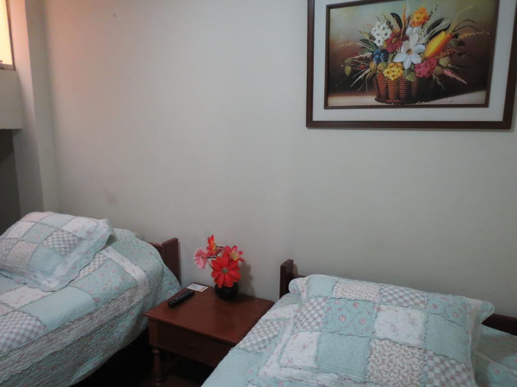 Bed and Breakfast Residencial El Sol De Los Pinos Трухильо Экстерьер фото