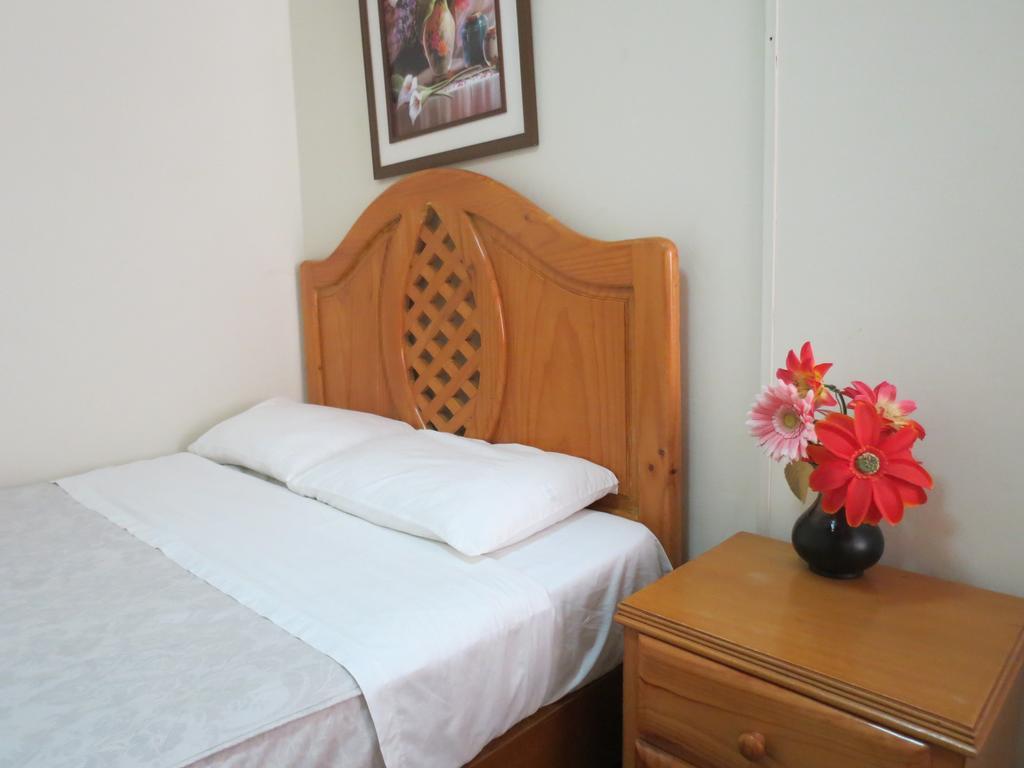 Bed and Breakfast Residencial El Sol De Los Pinos Трухильо Экстерьер фото