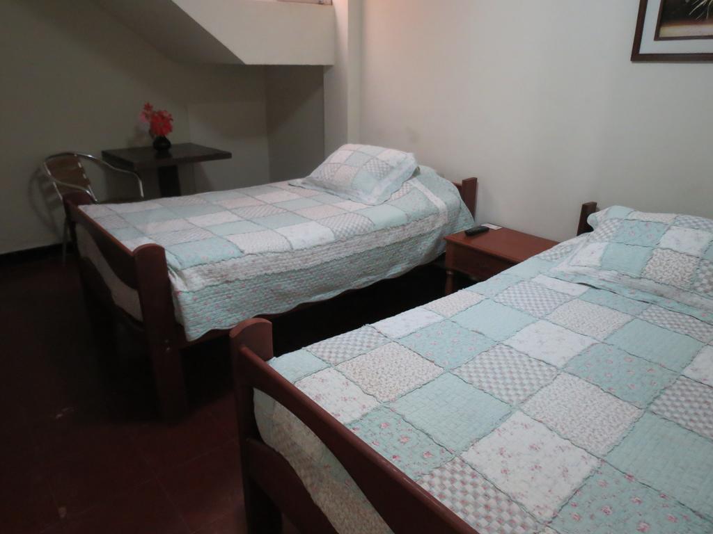 Bed and Breakfast Residencial El Sol De Los Pinos Трухильо Экстерьер фото