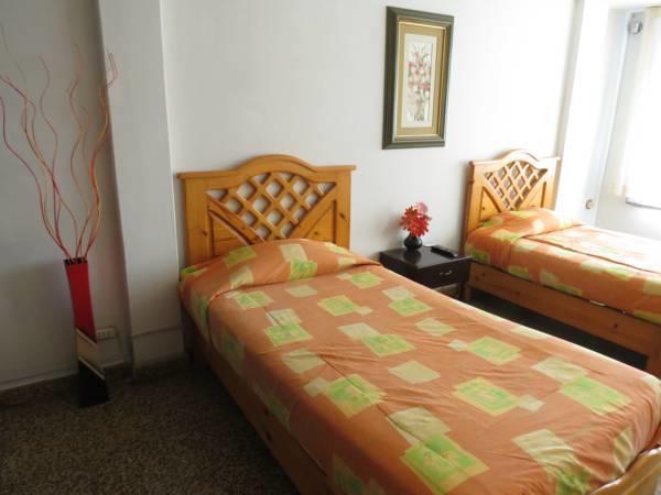 Bed and Breakfast Residencial El Sol De Los Pinos Трухильо Экстерьер фото