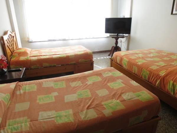 Bed and Breakfast Residencial El Sol De Los Pinos Трухильо Экстерьер фото